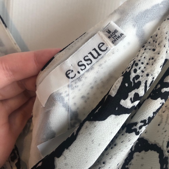 Silk, snake skin pattern midi length dress - Picture 4 of 4